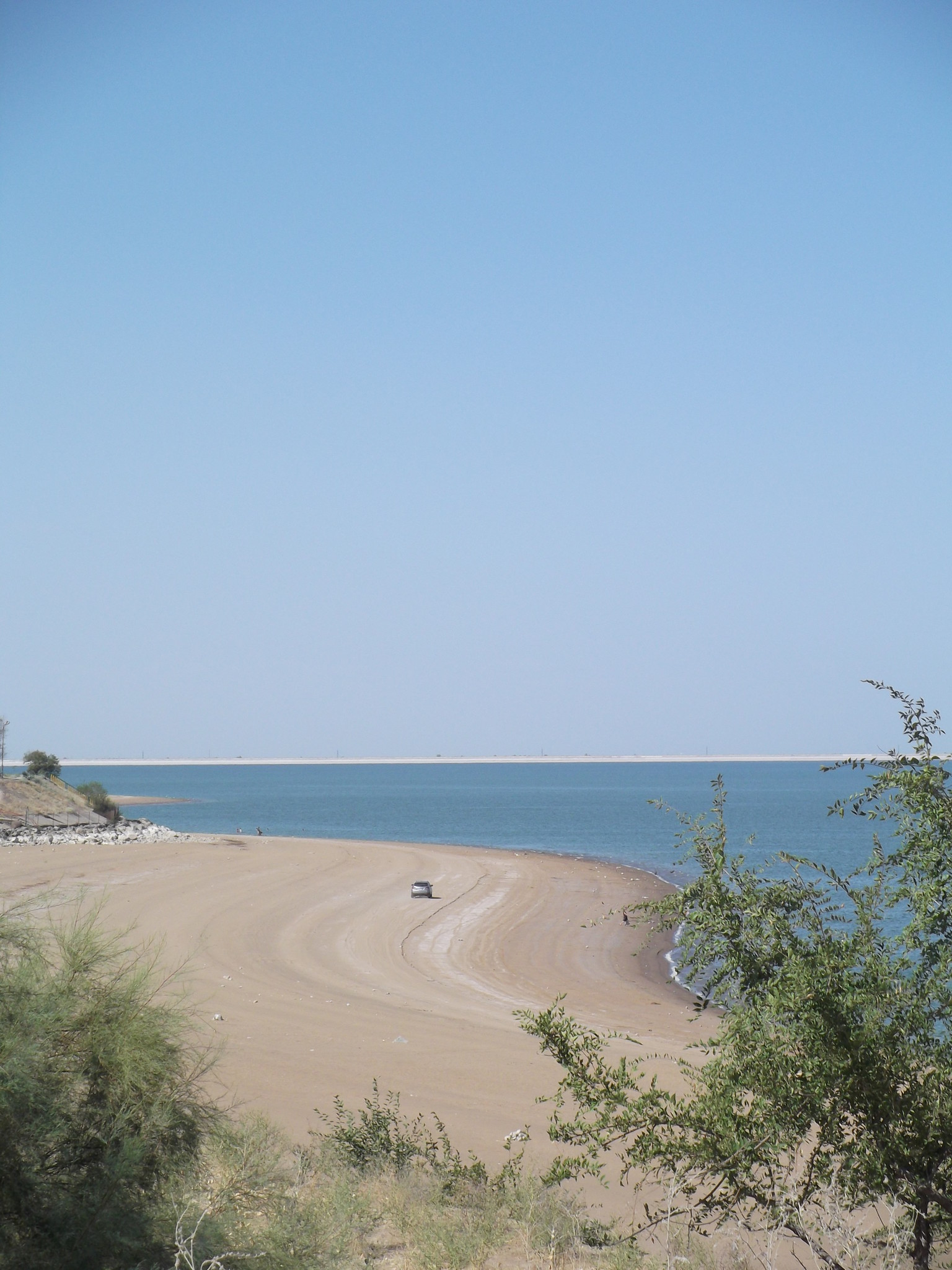 Капчагайское водохранилище золотые Пески