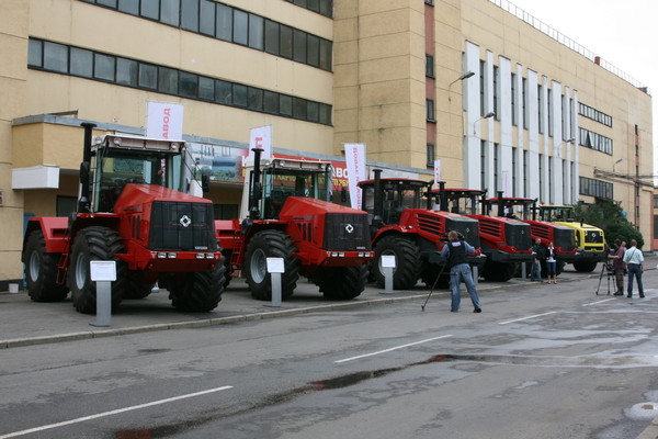 Кировский тракторный завод