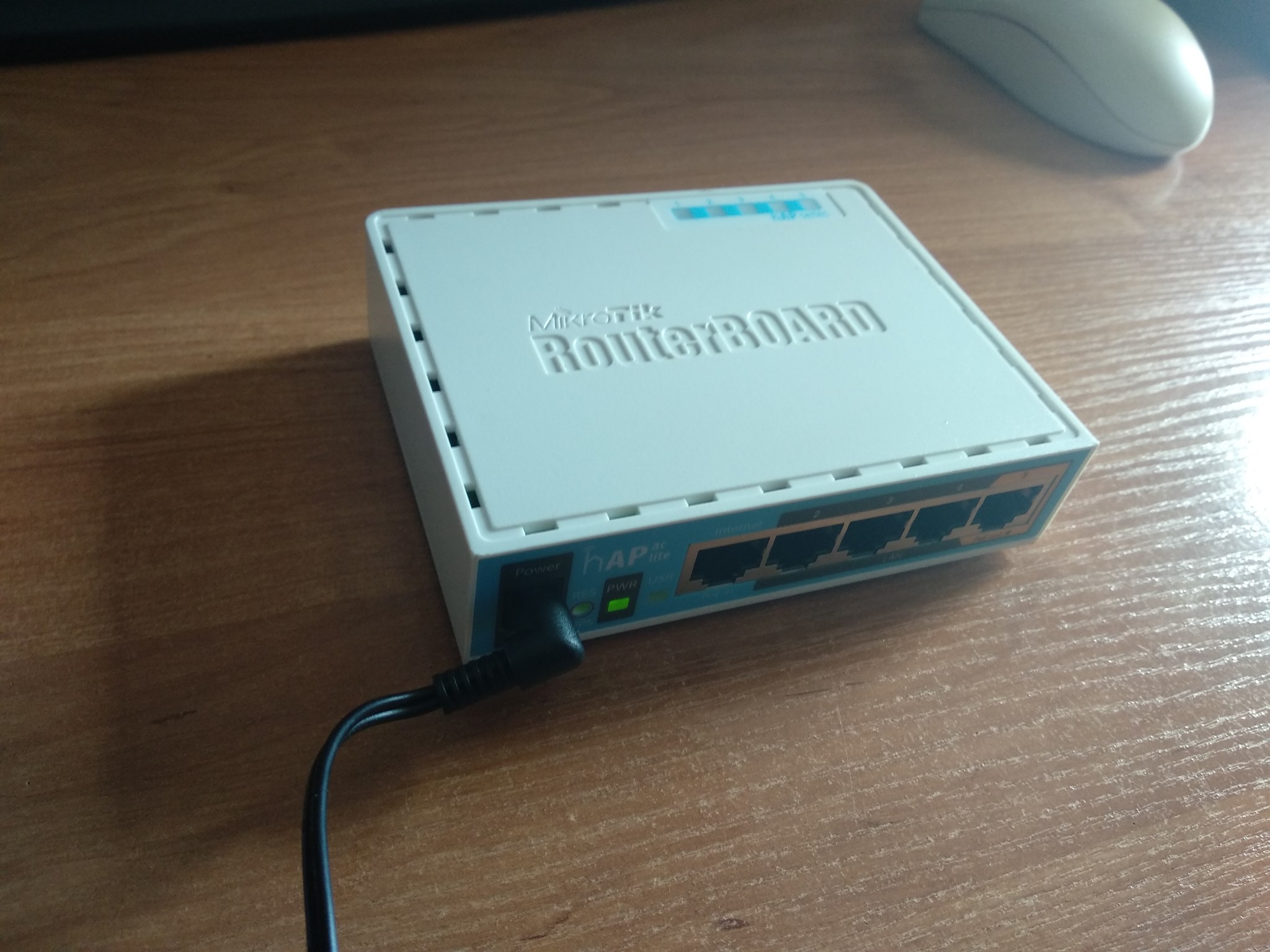 Роутер mikrotik ac2. Mikrotik rb952ui-5ac2nd. Mikrotik rb952ui. Микротк фест форвард..